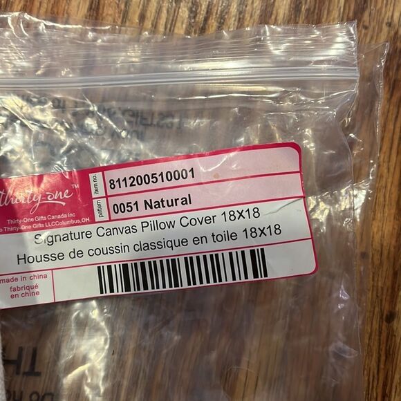 NIP Thirty-one canvas pillow cover - Picture 2 of 2